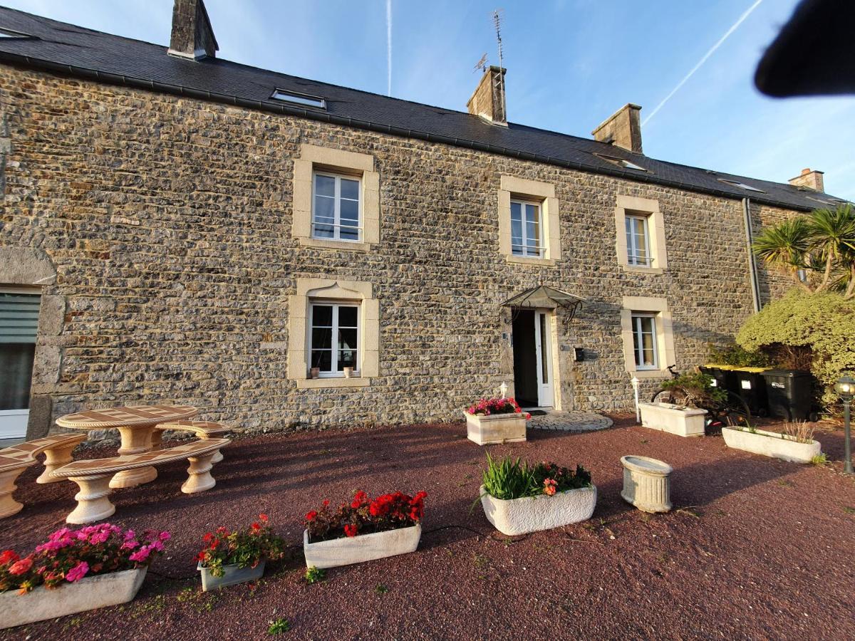 Chambres Du Logis De La Mare Du Parc Surtainville Exteriör bild